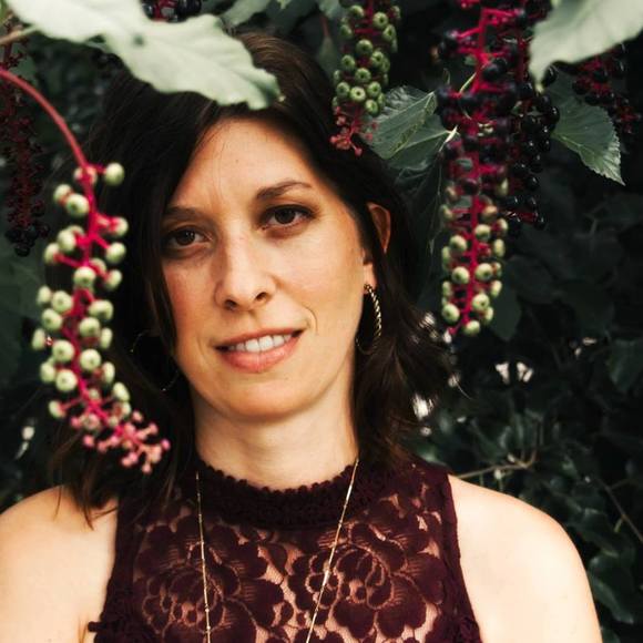 Meet your Posher, Renée - Picture 1 of 1