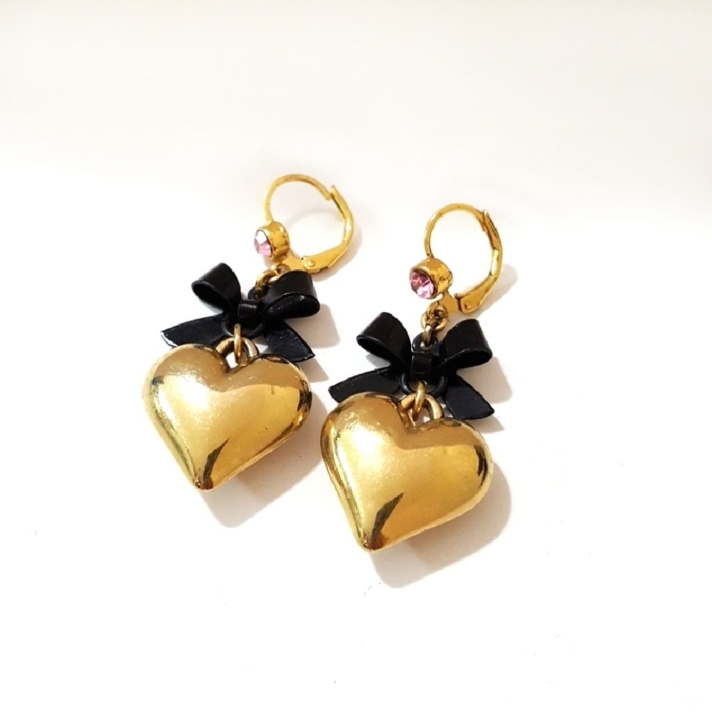 Betsey Johnson Dangling Heart Earrings