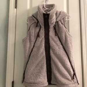 KUHL vest!