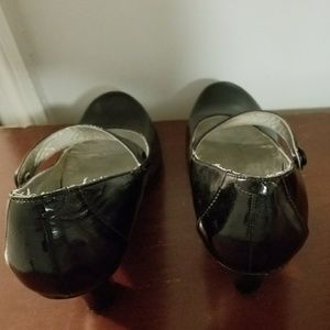 Round Toe Low heel Shoe