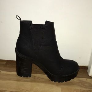 Platform ankle boots