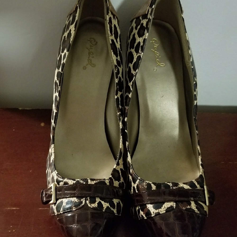 Heels - Picture 2 of 3