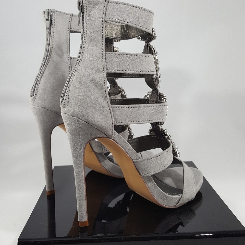 Heels - Picture 3 of 3