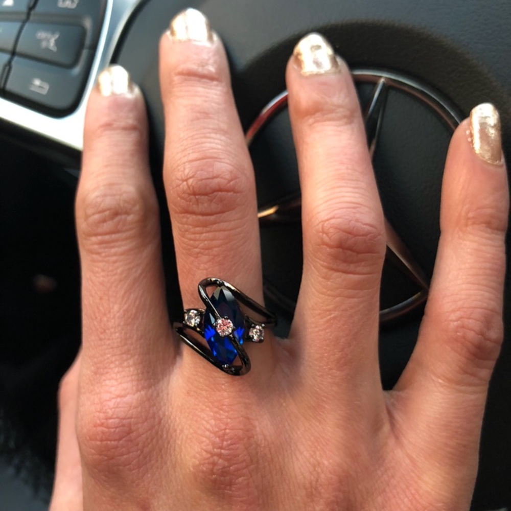 💎🆕 blue oval sapphire cubic zirconia ring🖤💙💎