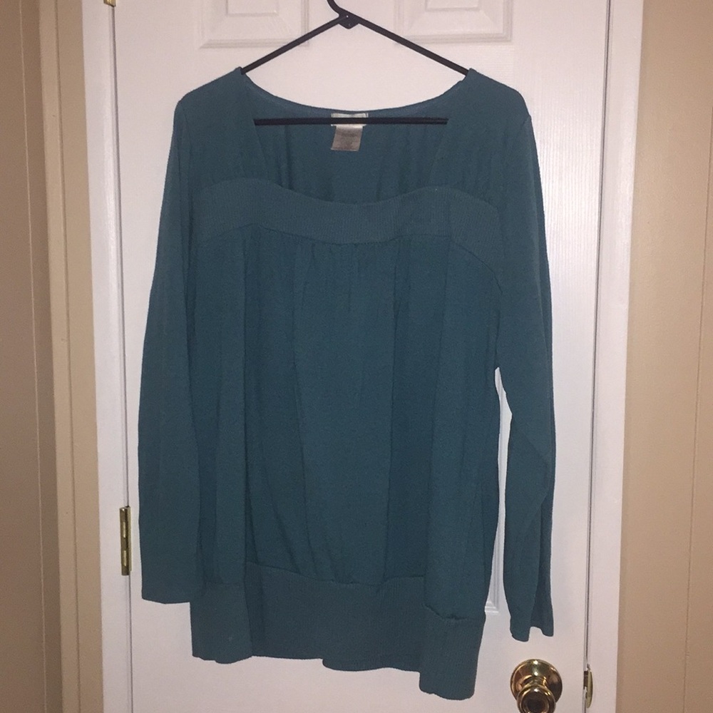 Cozy sweater with ribbed bottom