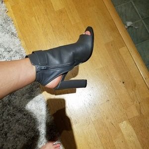 Vince leather grey booties