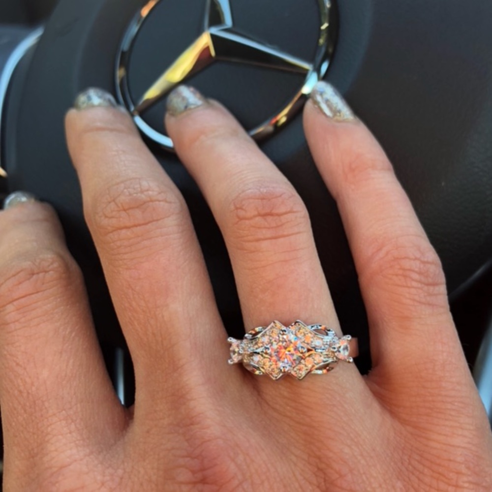 💎🆕 Romantic Vintage white gold zirconia ring💎💍