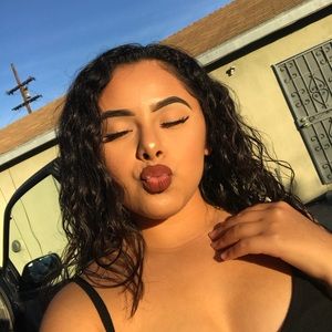 Meet your Posher, Evelyn