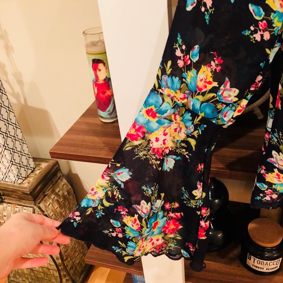 WORN ONCE Floral Chiffon Bell Sleeve Top - Picture 3 of 6