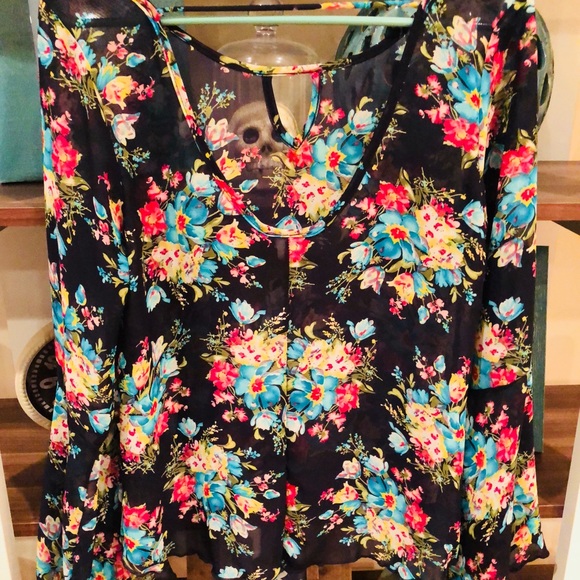 WORN ONCE Floral Chiffon Bell Sleeve Top - Picture 5 of 6