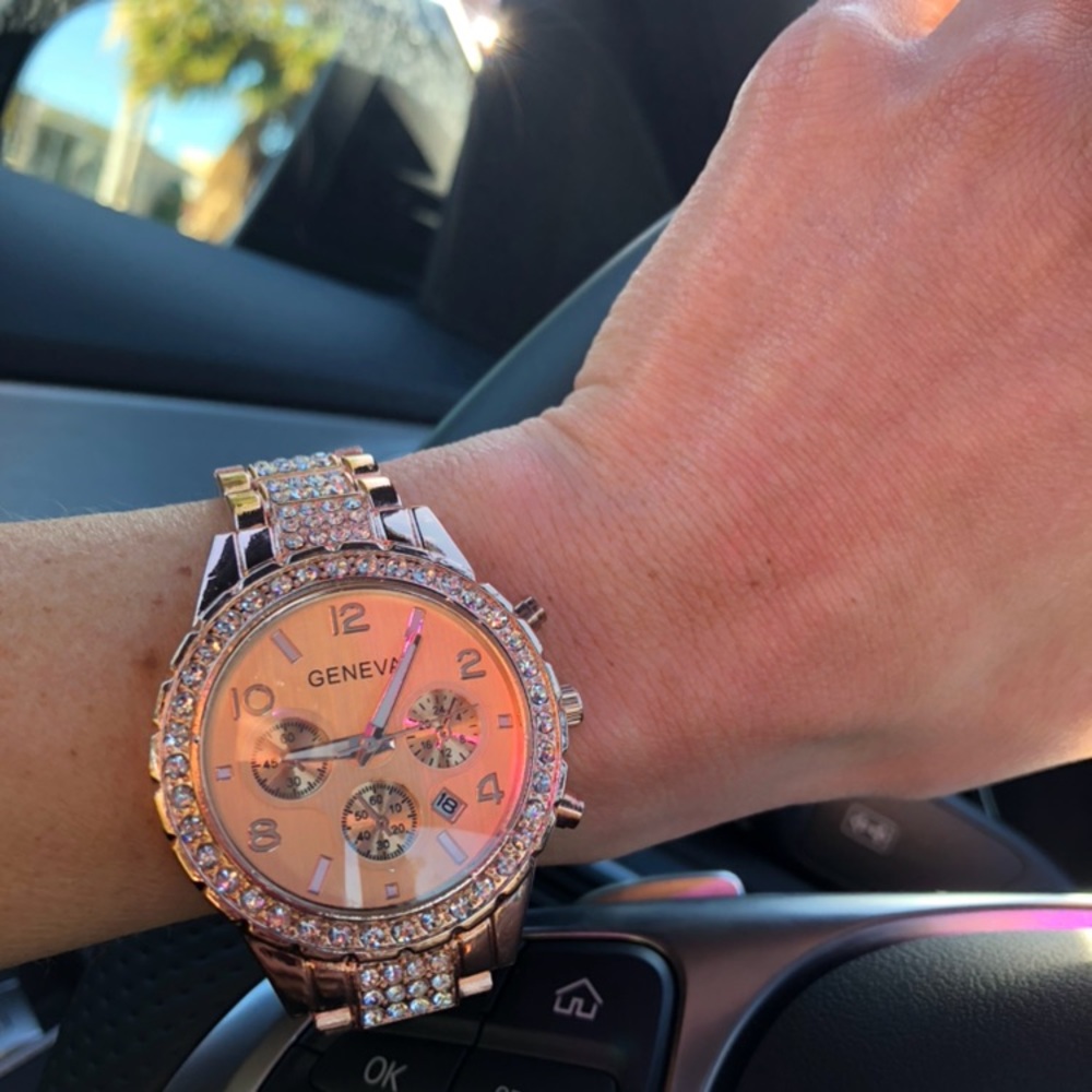 🆕 Luxury Rose Gold plated crystals wrist watch✨
