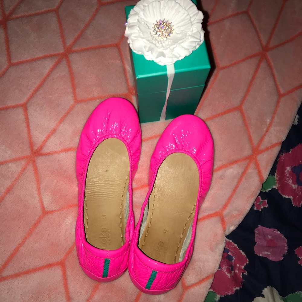 Pop Pink Tieks