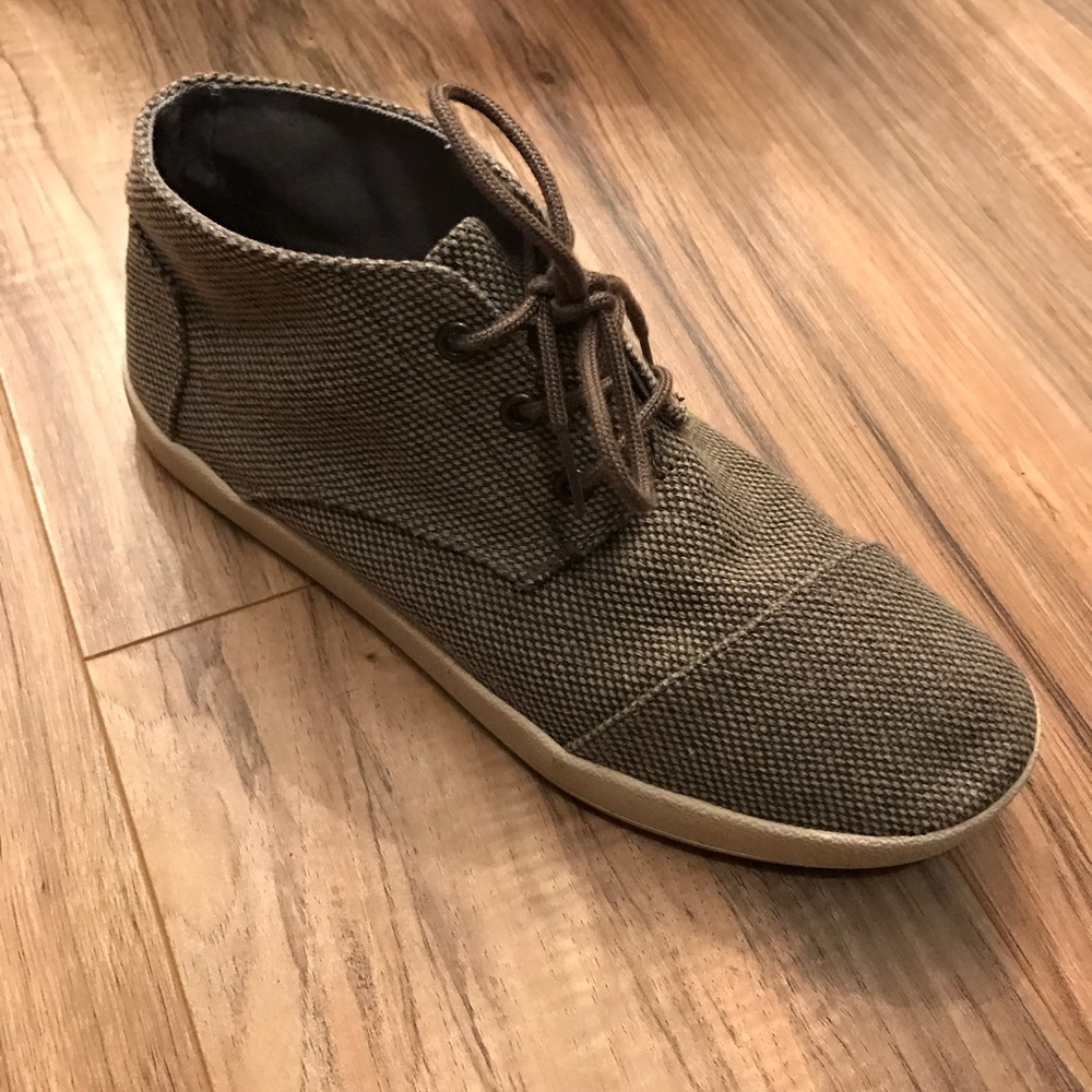 Toms