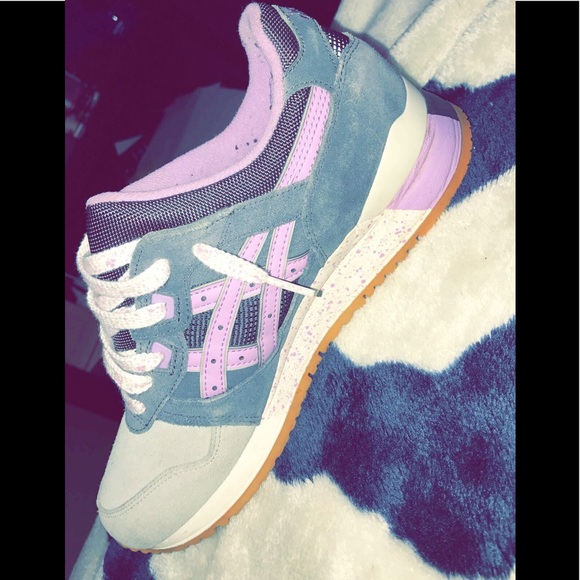 ASICS - Picture 2 of 2