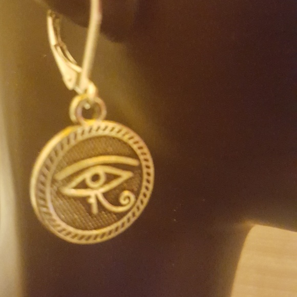 Silver coin Size Eye of Ra Earrings - Picture 6 of 8