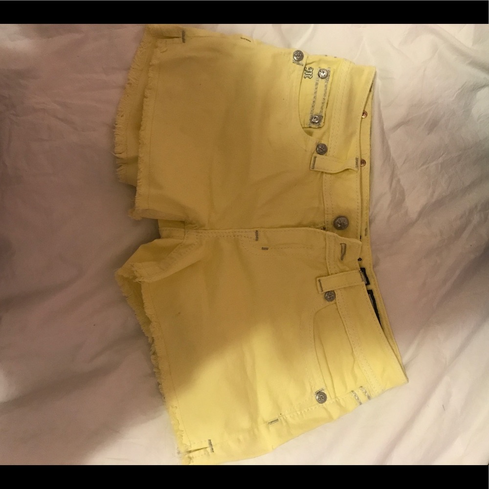 Yellow Miss Me shorts size 30