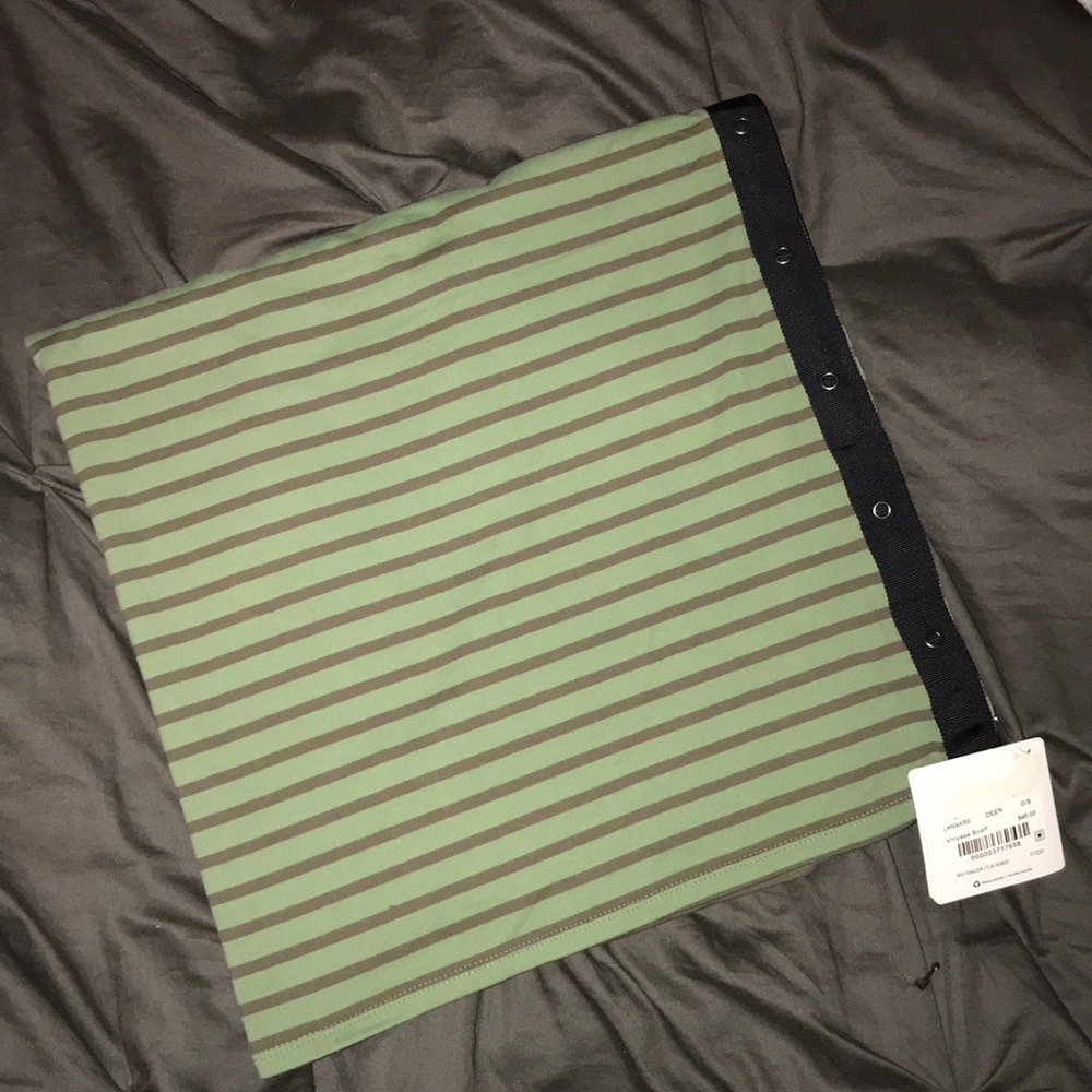 NWT Vinyasa scarf