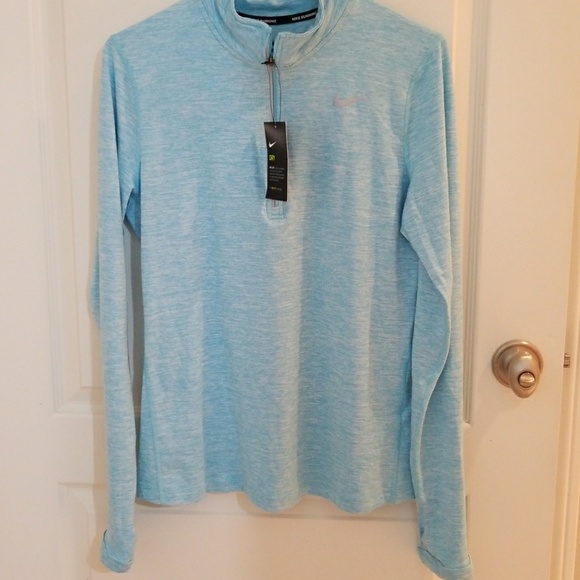 Nike Tops - Nike Woman's long sleeve pullover