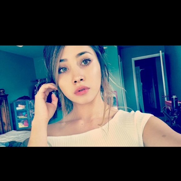 Meet your Posher, Kimberly - Picture 1 of 1