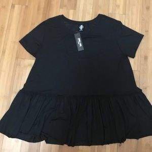 Agnes & Dora relaxed ruffle brand new with tags