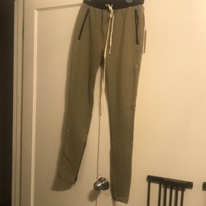 Fog essential sweats