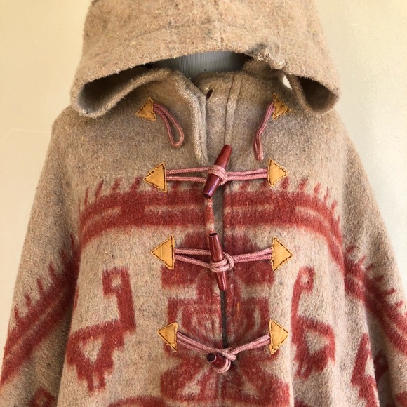 SOLD MEXICAN CAPE PONCHO Hooded Wood Toggles Rare - Picture 4 of 8
