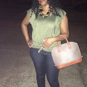 Meet your Posher, Angela