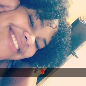 Meet your Posher, Vanessa