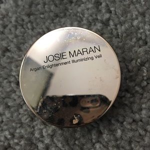 Josie Maran illuminizing veil