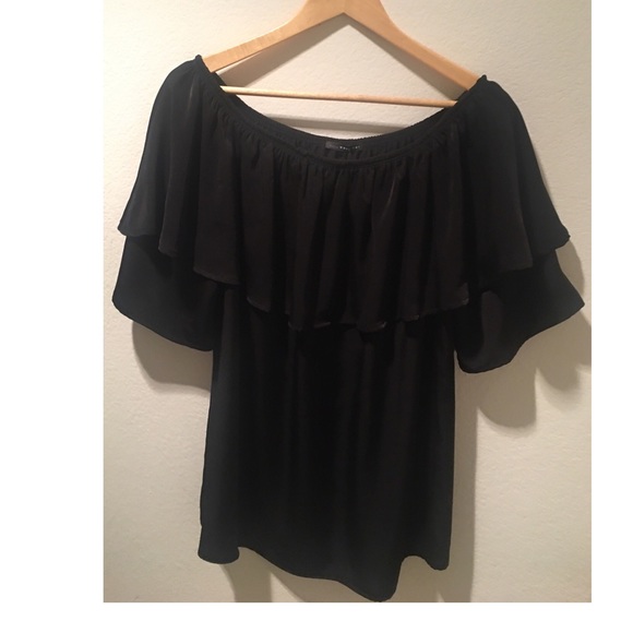 West Kei Tops - Off the shoulder ruffle top