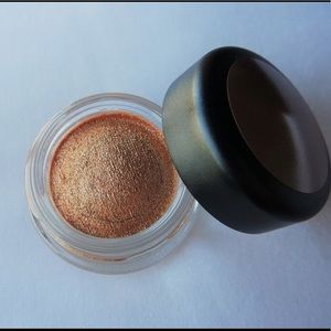 BNIB MAC Must Be Lust Soft Serve Eyeshadow