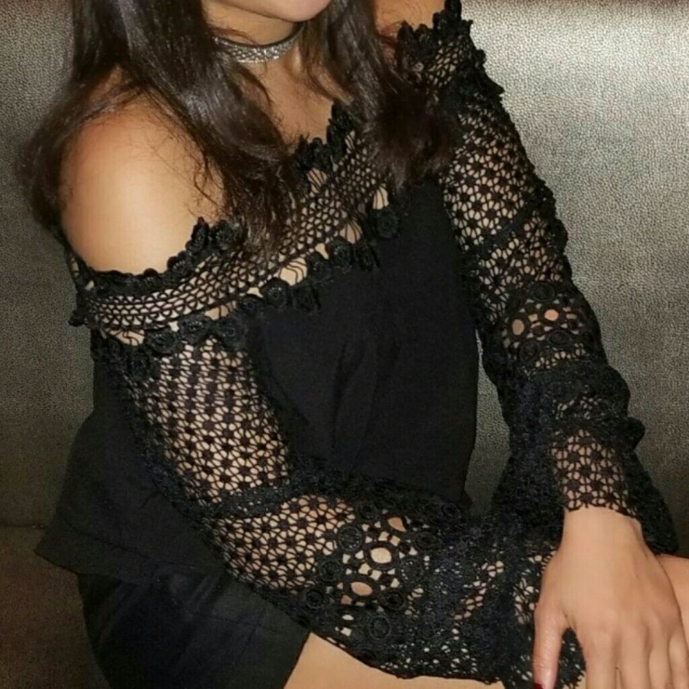 "Antoinette" lace off-shoulder blouse - Picture 4 of 4