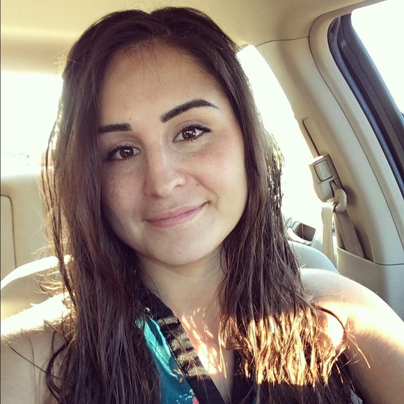 Meet your Posher, Kortnie - Picture 1 of 1