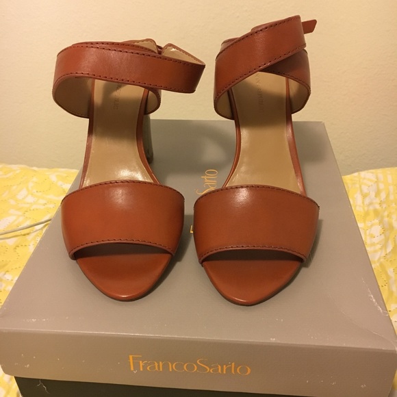 FrancoSarto Banana Republic heels - Picture 3 of 4