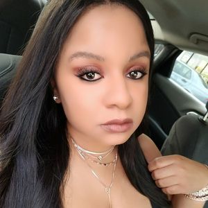 Meet your Posher, Elisha