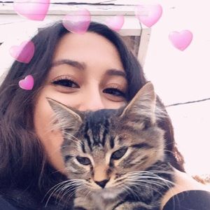 Meet your Posher, Ixalia