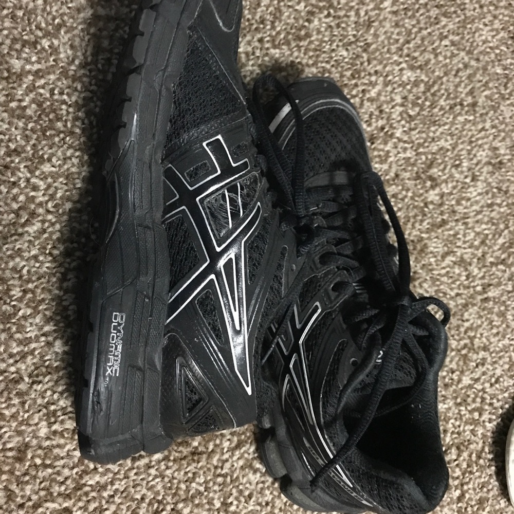 Women's Asics athletic shoes. Gently used size 6