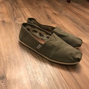 Men's Toms
