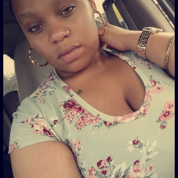 Meet your Posher, Adrienne - Picture 1 of 1