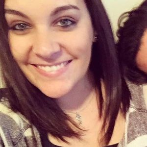 Meet your Posher, Steffany