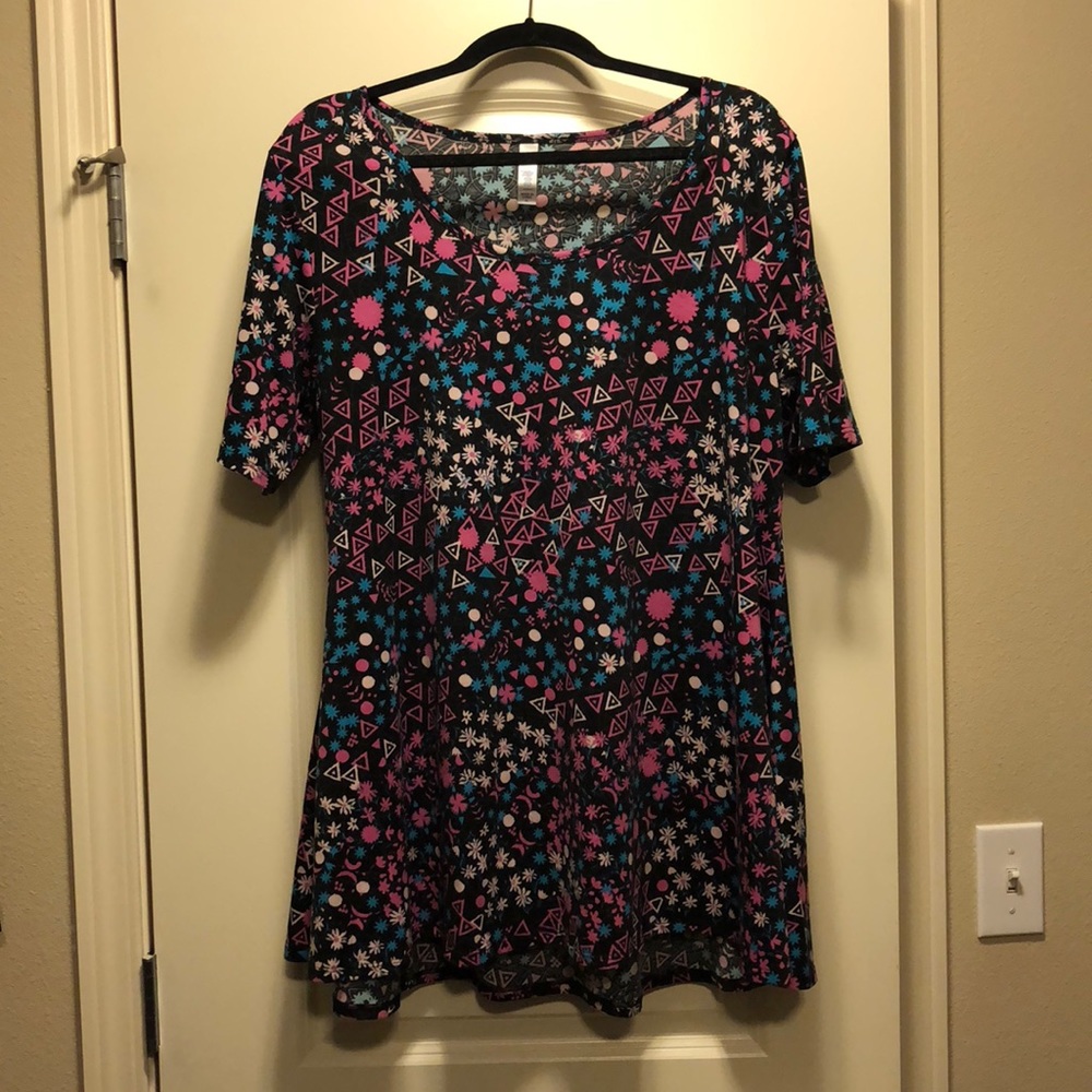 XL LuLaRoe Perfect T