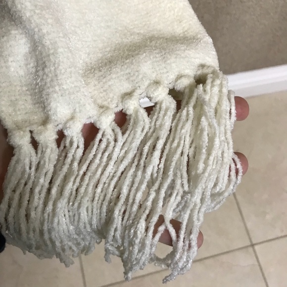 Perfect scarf for winter - Picture 2 of 4