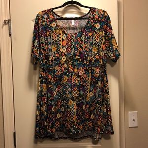 XL LuLaRoe Perfect T