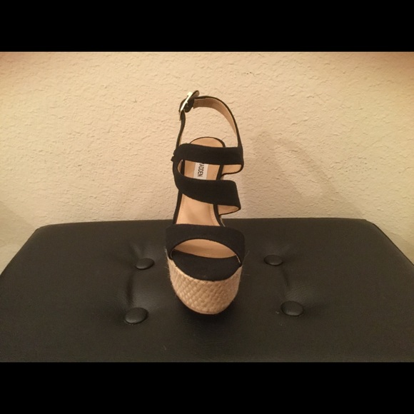 STEVE MADDEN WEDGES - Picture 1 of 5