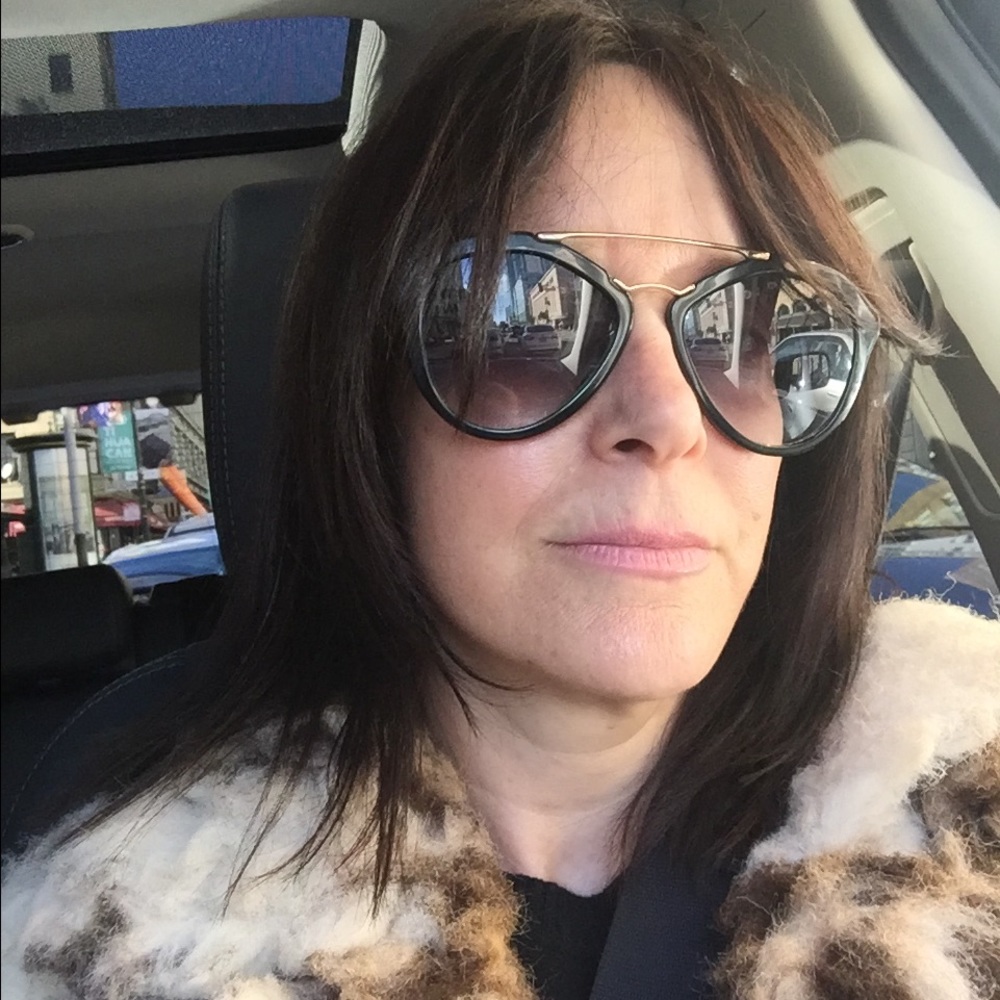 Meet your Posher, Lynda