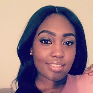 Meet your Posher, Tia