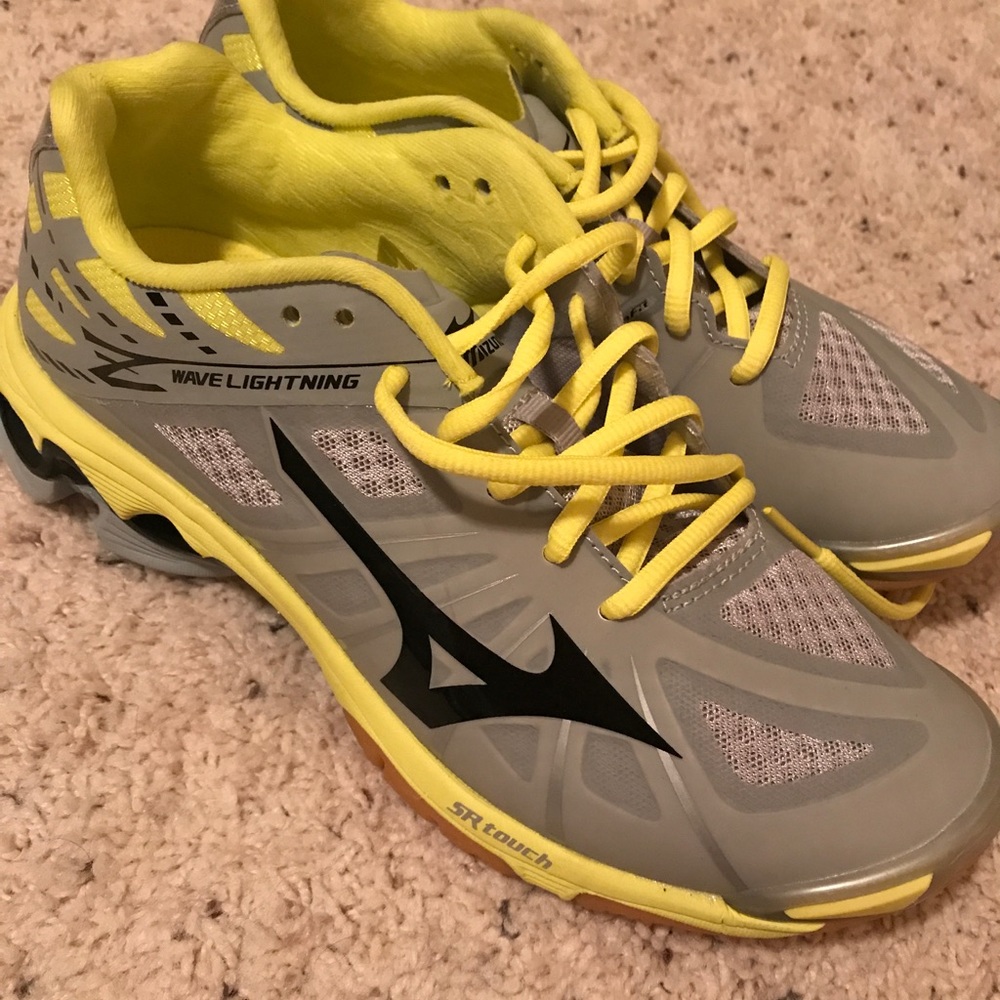 New Mizuno Wave Lightning Z Volleyball Shoes