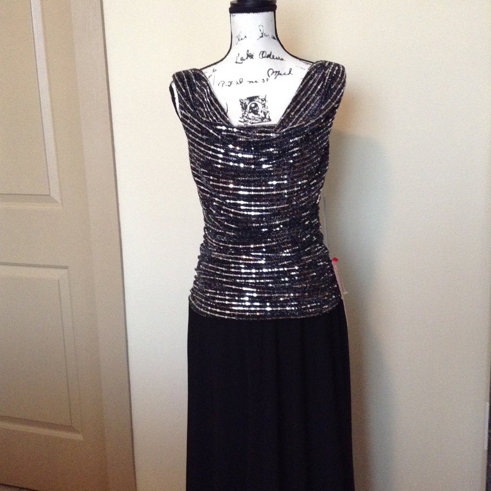 Beautiful Dress for special occasions - Picture 6 of 6