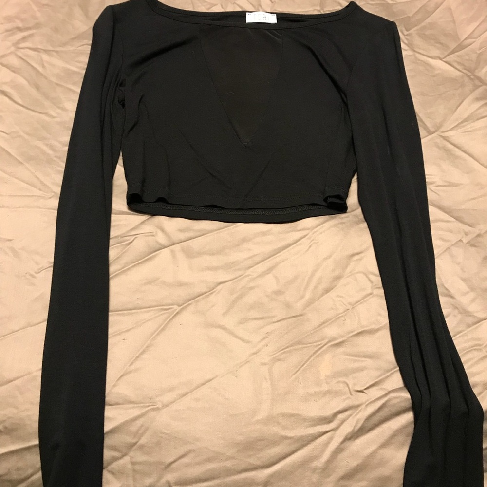 Black crop long sleeve crop top.