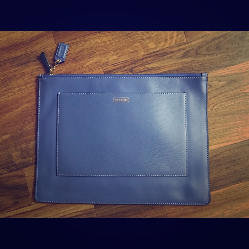 so cute!!!!! slim clutches! nice bag!!